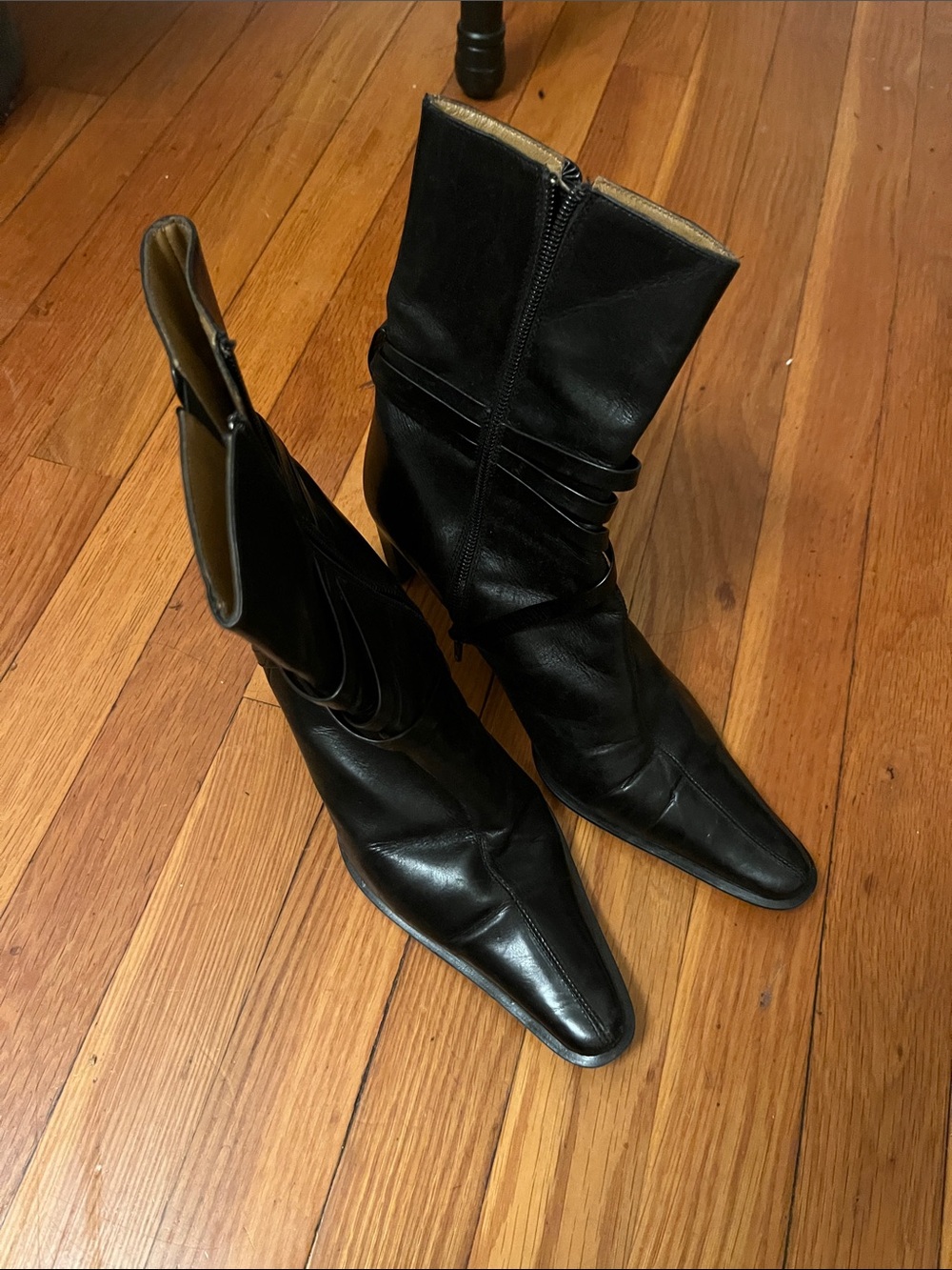 Kenneth Cole Pointed Toe Boot